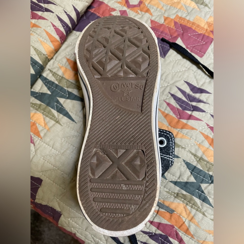 Converse - Picture 2 of 4